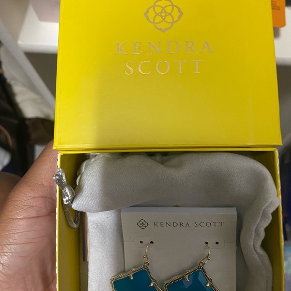 Kendra Scott - Picture 6 of 6